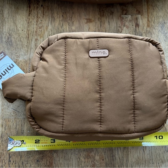 Mine Camel Tan Quilted Puffer Travel Weekender Bag & Makeup Bag Set - Picture 13 of 13